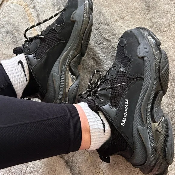 Balenciaga Triple S Black Clear Sole Size 40 men’s Authentic Fashion Sneakers - Picture 2 of 5